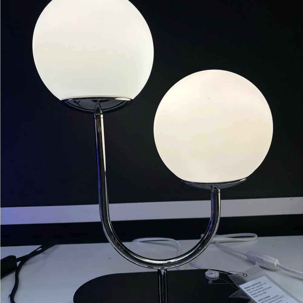IKEA Dual Globe White Table Lamp absolutely gorgeous! - Picture 2 of 14